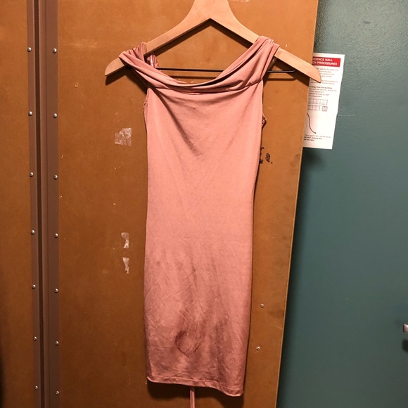 Off shoulder pink dress - Picture 5 of 7